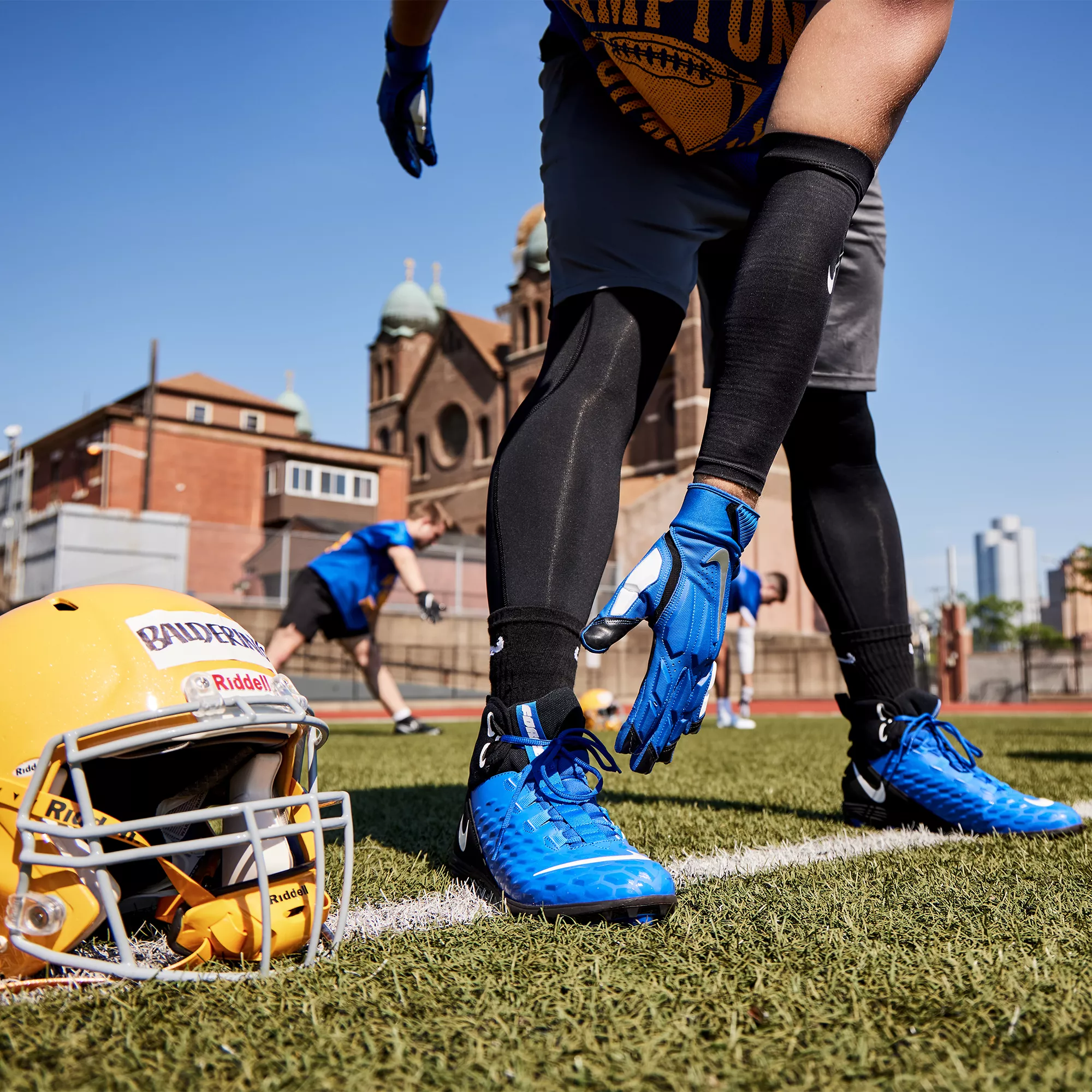 Nike Pro Adult Dri-FIT 4.0 Shivers 4 Nike Pro Adult Dri-FIT 4.0 Shivers - Image 2